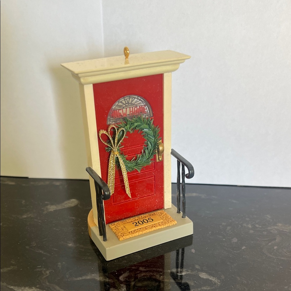 Hallmark 2005  Welcome Home Keepsake Ornament